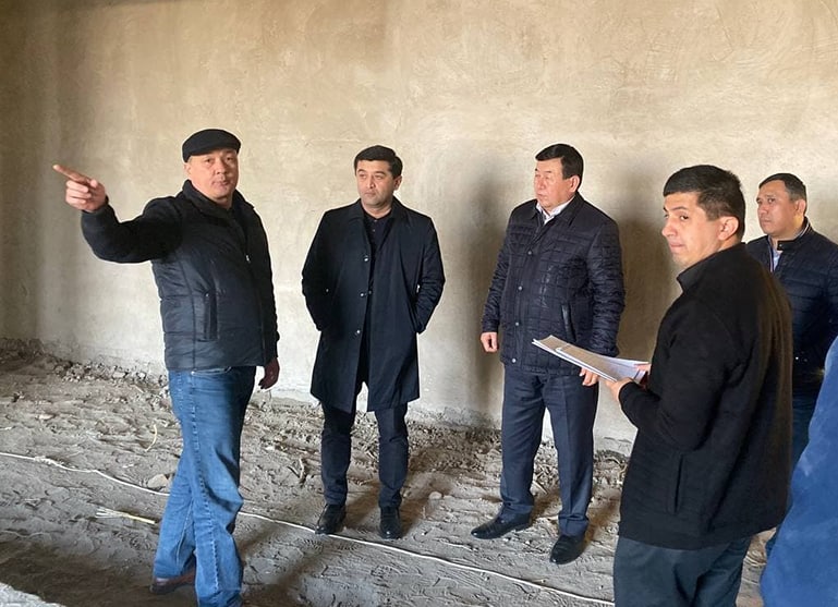 Бахтиёр Саидов Қонликўлда ҳомийлик асосида қурилаётган мактаб қурилишини кўздан кечирди