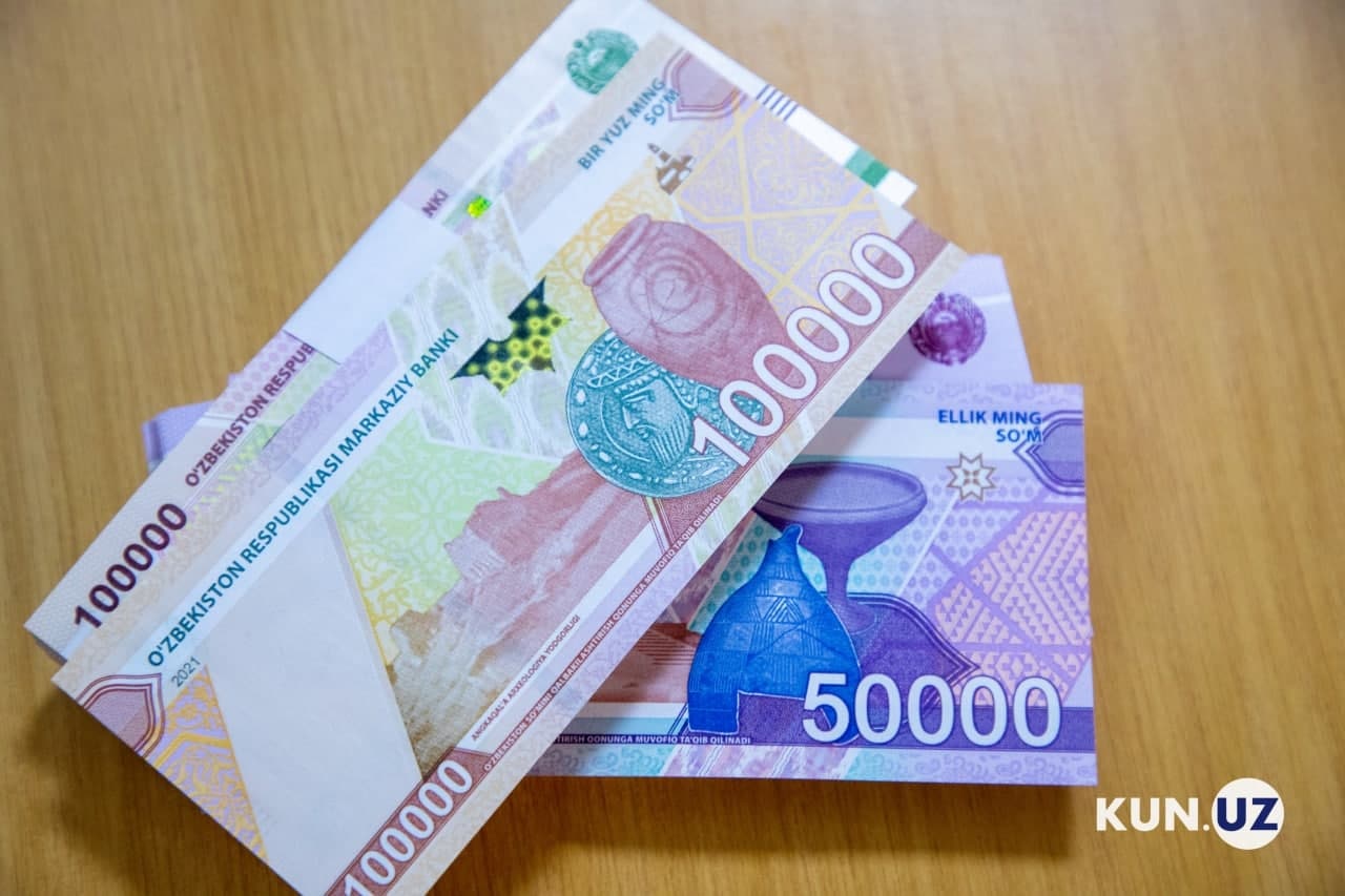 Зарплата 1000 долларов для учителей и врачей будет. Президент подписал указ