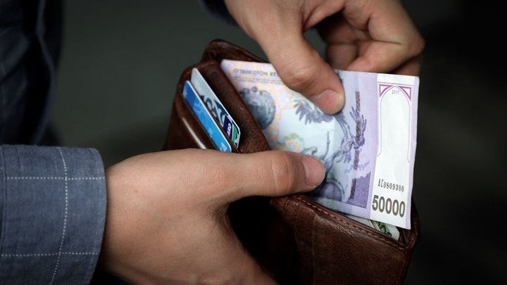 Емаган сомсага тўланган пул – Навоийда ўқитувчилардан бормаган концертига чипта учун пул йиғилди 