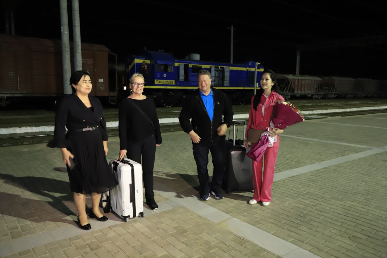 ФИНЛАНДИЯЛИК ЎҚИТУВЧИЛАР НАВОИЙДА ТАЖРИБА ЎРГАТЯПТИ