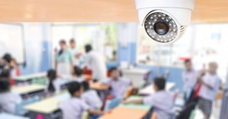 Ота-оналар дарс жараёнини камерада кузатиб туришмоқчи, бу қанчалик тўғри?